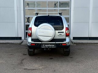 2018 Chevrolet Niva I Рестайлинг, серебристый, 685000 рублей, вид 4