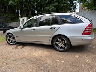 2004 Mercedes-Benz C-Класс 200 II (W203) Рестайлинг, серебристый, 400000 рублей, вид 4