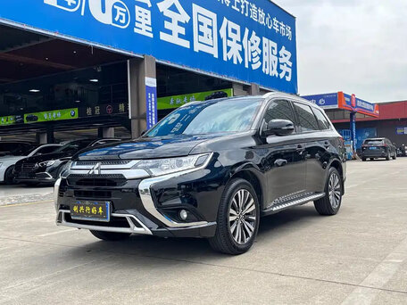 2022 Mitsubishi Outlander III Рестайлинг 3, чёрный, 1680000 рублей, вид 1