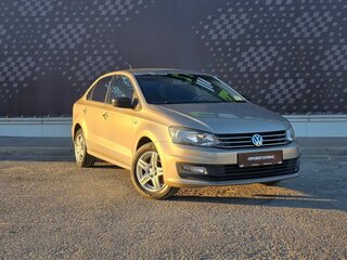 2018 Volkswagen Polo V Рестайлинг, бежевый, 1020000 рублей, вид 2