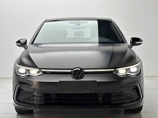 2022 Volkswagen Golf VIII, чёрный, 1740000 рублей, вид 2
