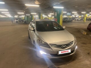 2016 Hyundai Solaris I Рестайлинг, серебристый, 720000 рублей, вид 3