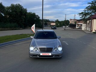 2001 Mercedes-Benz E-Класс 430 II (W210, S210) Рестайлинг, серебристый, 900000 рублей, вид 4