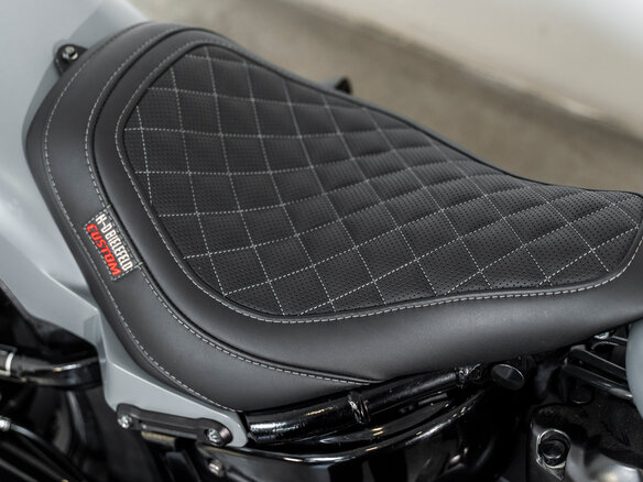 2020 Harley-Davidson Fat Boy, серебристый, 2650000 рублей - вид 23
