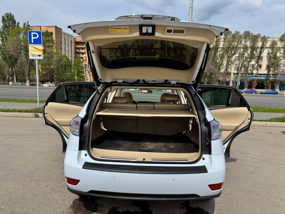 2010 Lexus RX 450h III, белый, 2050000 рублей - вид 10