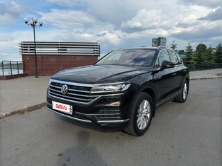 2018 Volkswagen Touareg III, коричневый, 5255000 рублей, вид 1