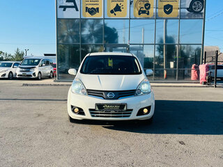 2010 Nissan Note I Рестайлинг, белый, 749999 рублей, вид 3