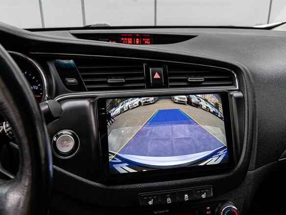 2017 Kia Ceed II Рестайлинг, белый - вид 12