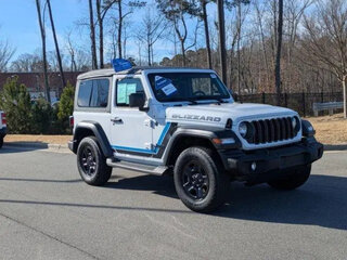 2025 Jeep Wrangler IV (JL) Рестайлинг, серебристый, 5505000 рублей, вид 1