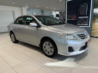 2011 Toyota Corolla X (E140, E150) Рестайлинг, серебристый, 965000 рублей, вид 3