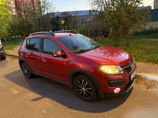 2015 Renault Sandero Stepway II, красный, 900000 рублей, вид 2