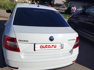 2017 Skoda Octavia III (A7) Рестайлинг, белый, 1650000 рублей, вид 3
