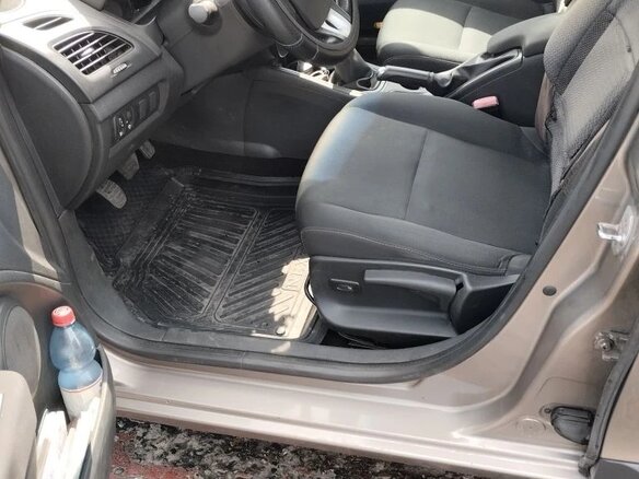 2012 Renault Fluence I, бежевый, 750000 рублей - вид 9