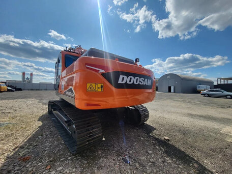 2026 Develon DX220, оранжевый, 17103904 рублей, вид 3