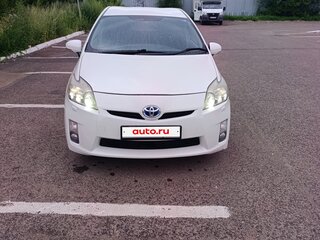 2010 Toyota Prius III (XW30), белый, 1010000 рублей, вид 4