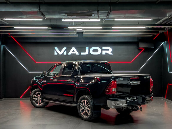 2017 Toyota Hilux VIII, чёрный - вид 7