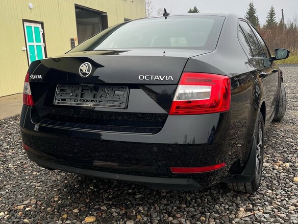 2018 Skoda Octavia III (A7) Рестайлинг, чёрный, 1835000 рублей - вид 2