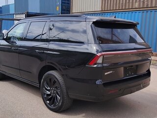 2025 Lincoln Navigator V, чёрный, 18988000 рублей, вид 3