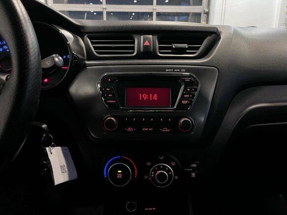 2012 Kia Rio 4-speed III, чёрный - вид 12