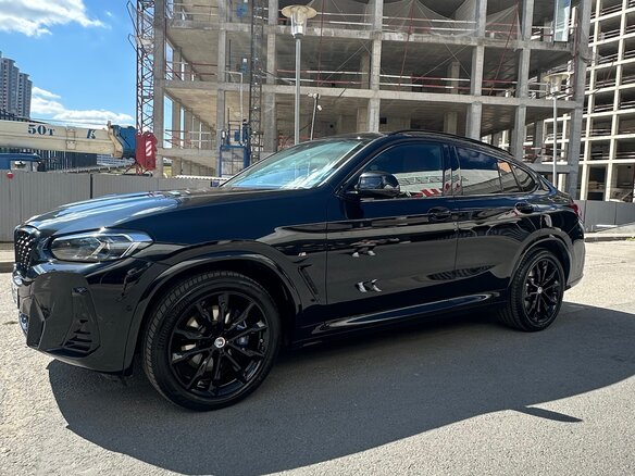 2023 BMW X4 20i II (G02) Рестайлинг, чёрный, 7250000 рублей - вид 3