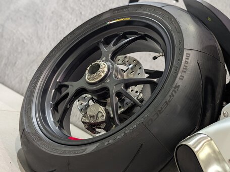 2024 Ducati Panigale V4, красный, 3200000 рублей, вид 5