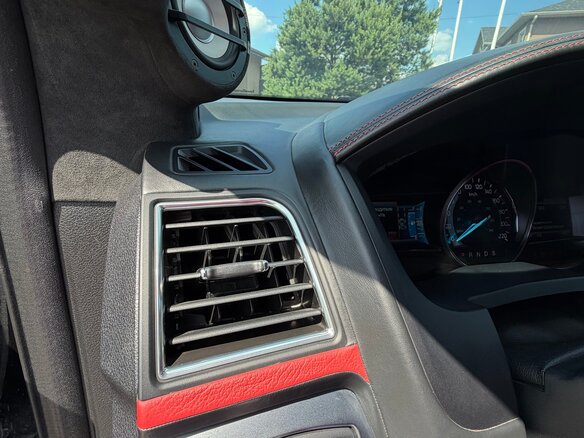 2018 Ford Explorer V Рестайлинг, чёрный, 3400000 рублей - вид 26