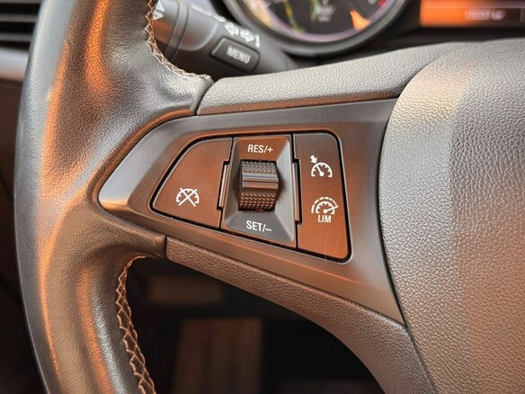 2019 Opel Astra K Рестайлинг, серебристый, 1560000 рублей - вид 16
