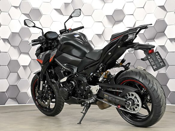 2020 Kawasaki Z 900, чёрный - вид 7