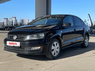 2017 Volkswagen Polo V Рестайлинг, чёрный, 900000 рублей, вид 1