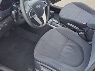 2011 Hyundai Solaris I, фиолетовый, 780000 рублей, вид 5