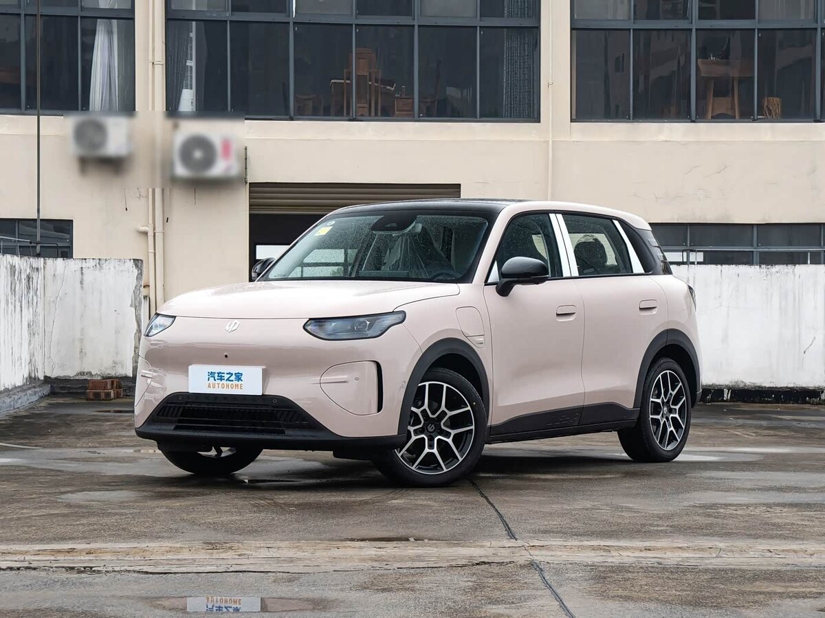 Открыть фотографии: Leapmotor A10