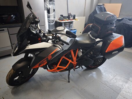 2016 KTM 1290 Super Duke GT, серый, 1000000 рублей, вид 1