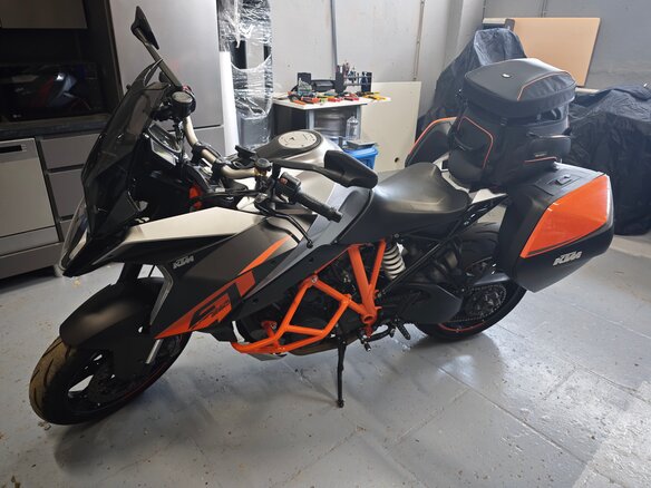 2016 KTM 1290 Super Duke GT, серый, 1000000 рублей