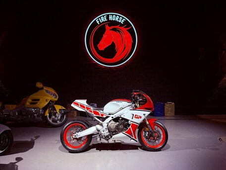 2024 Yamaha XSR900, красный, 915000 рублей, вид 1