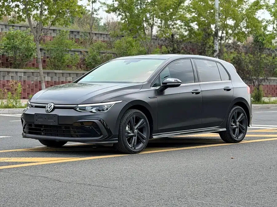 Открыть фотографии: Volkswagen Golf VIII