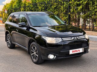 2013 Mitsubishi Outlander III, чёрный, 1390000 рублей, вид 2