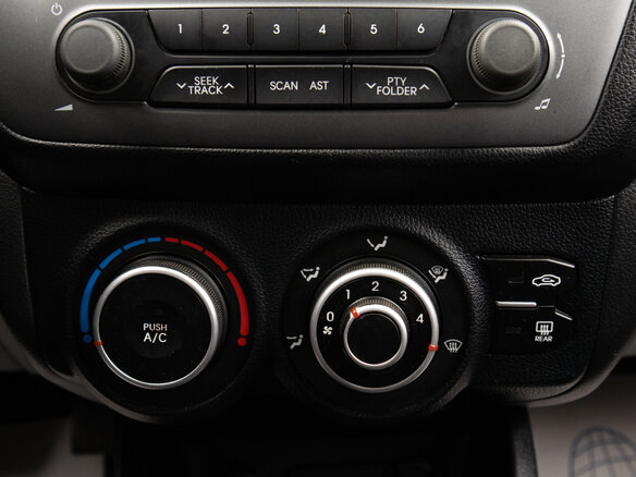 2015 Kia Rio 6-speed III, белый - вид 13