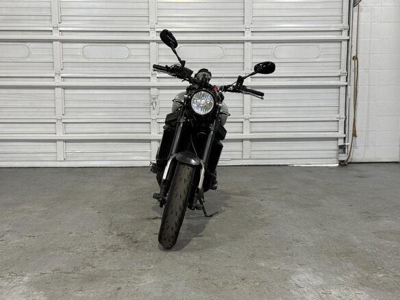 2017 Yamaha XSR900, серый - вид 1