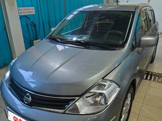 2012 Nissan Tiida I Рестайлинг, серый, 850000 рублей, вид 2