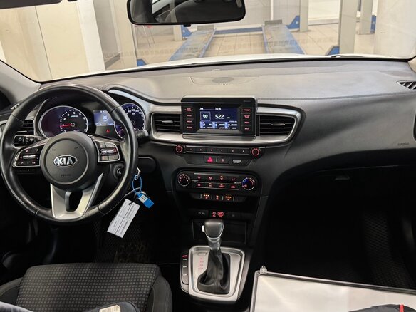 2018 Kia Ceed III, белый, 1500000 рублей - вид 5