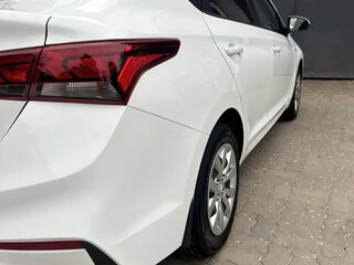 2018 Hyundai Solaris II, белый, 1600000 рублей, вид 5