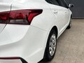 2018 Hyundai Solaris II, белый, 1600000 рублей - вид 4