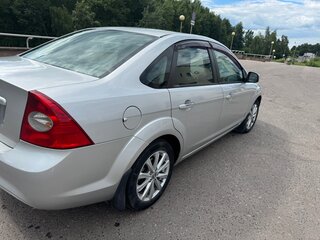 2011 Ford Focus II Рестайлинг, серебристый, 600000 рублей, вид 4