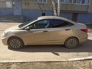2012 Hyundai Solaris I, бежевый, 720000 рублей, вид 4