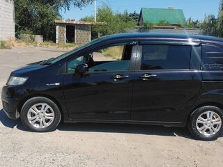 2010 Honda Freed Spike I Рестайлинг, чёрный, 1000000 рублей, вид 4