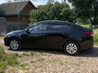 2017 Kia Rio IV, чёрный, 1150000 рублей, вид 4