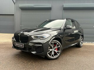 2021 BMW X5 30d IV (G05/G18), чёрный, 6490000 рублей, вид 1