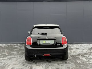2018 Mini Hatch Cooper III (F55/F56) Рестайлинг, чёрный, 1795000 рублей, вид 4