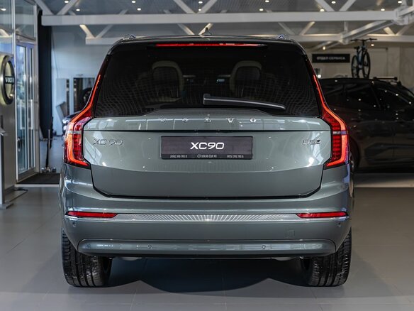 2026 Volvo XC90 B5 II Рестайлинг 2, зелёный, 12420000 рублей - вид 6