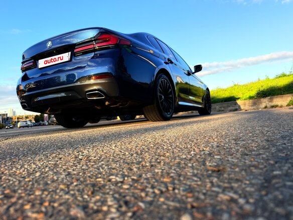 2021 BMW 5 серии 530d xDrive VII (G30/G31/G38) Рестайлинг, синий, 5100000 рублей - вид 5